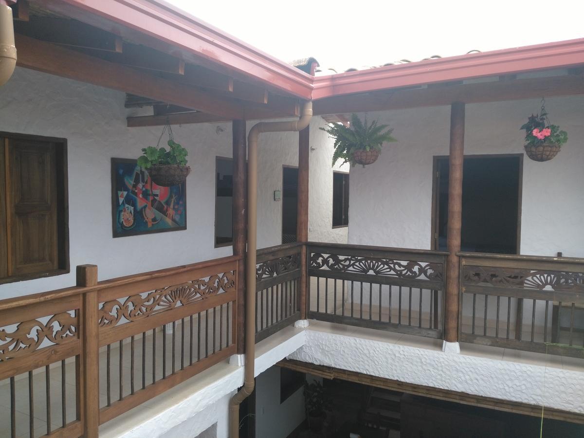 Sergeant Pepper'S Hostel ハルディン エクステリア 写真