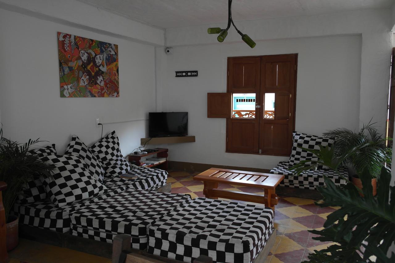 Sergeant Pepper'S Hostel ハルディン エクステリア 写真
